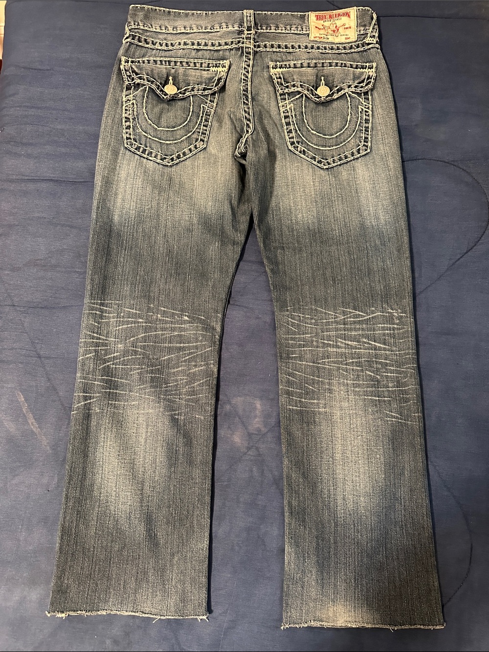 True Religion Men’s Straight Jeans in Washed Blue - Picture 4 of 5